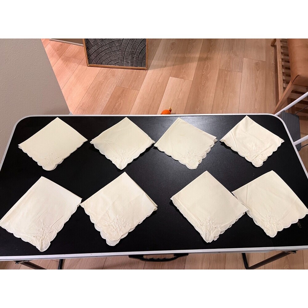 Vintage Handmade Embroidered Linen Napkins 8 Piece Set - Ecru/Cream Scalloped